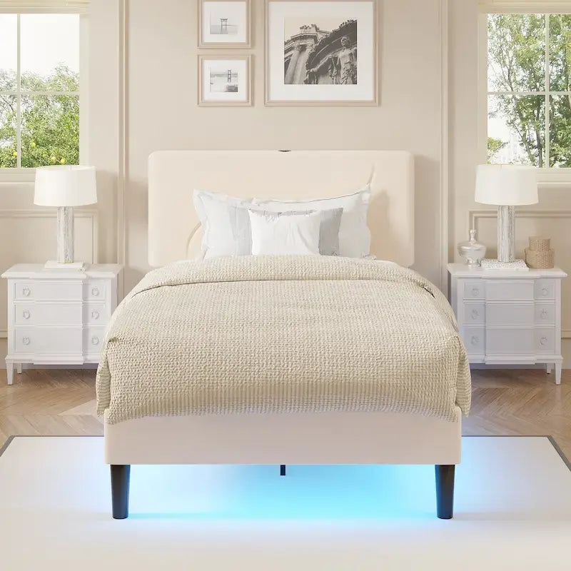 Cadre de lit plateforme avec stations de recharge et lumières LED