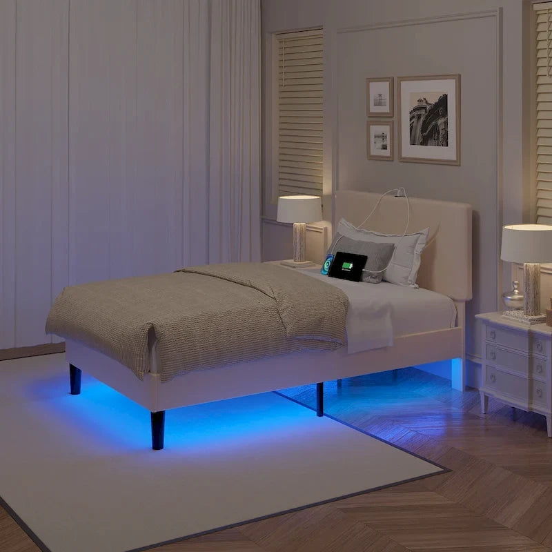 Cadre de lit plateforme avec stations de recharge et lumières LED