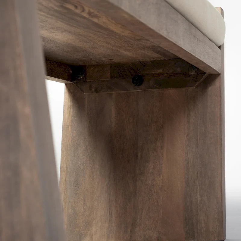 Banc d'entrée en bois marron avec assise en tissu crème